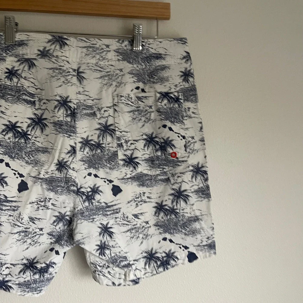 Marine Layer Simmons Boardies Size‎ 36 Navy and White Hawaiian